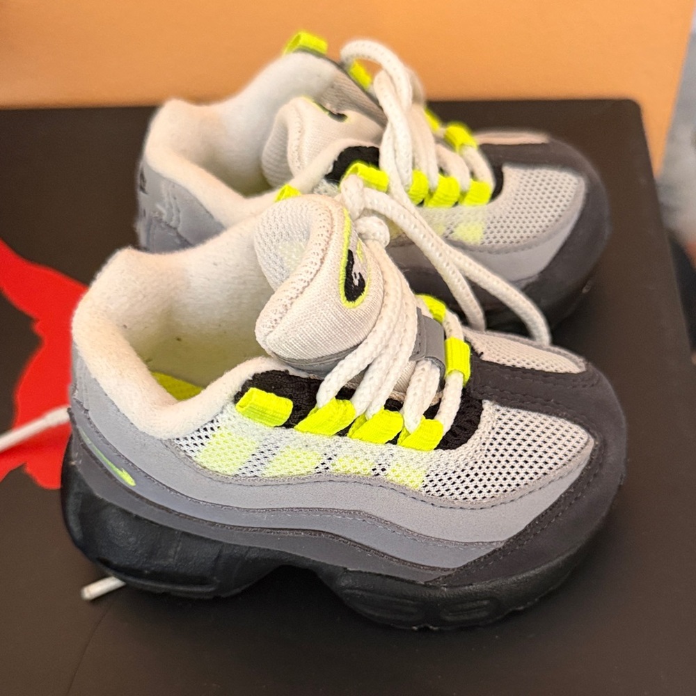 Nike Toddler Air Max 95 size 4C